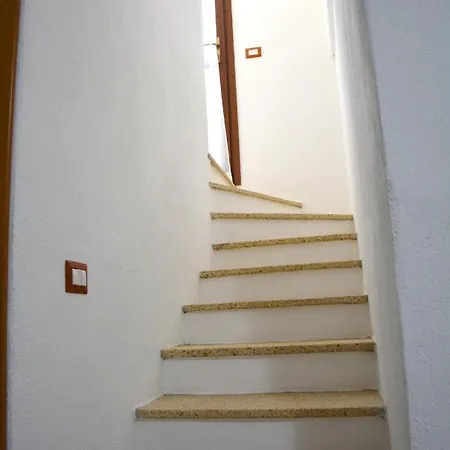 Con Giardino E 4 Da Letto * Castiadas